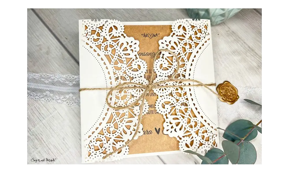 Vintage Einladungskarten Hochzeit mit Lasercut Spitze & Kraftpapier