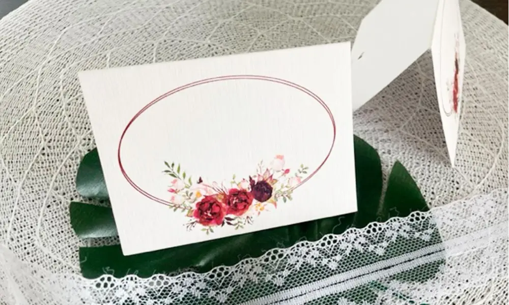 Sitzplatz Karten Hochzeit creme rot