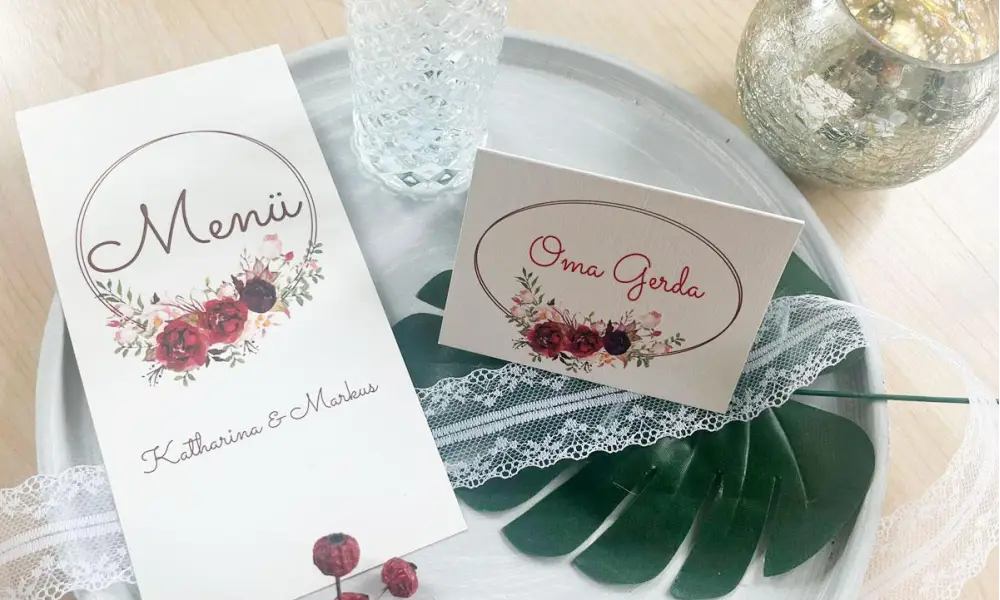 Tischkarten Hochzeit Platzkarten creme rot