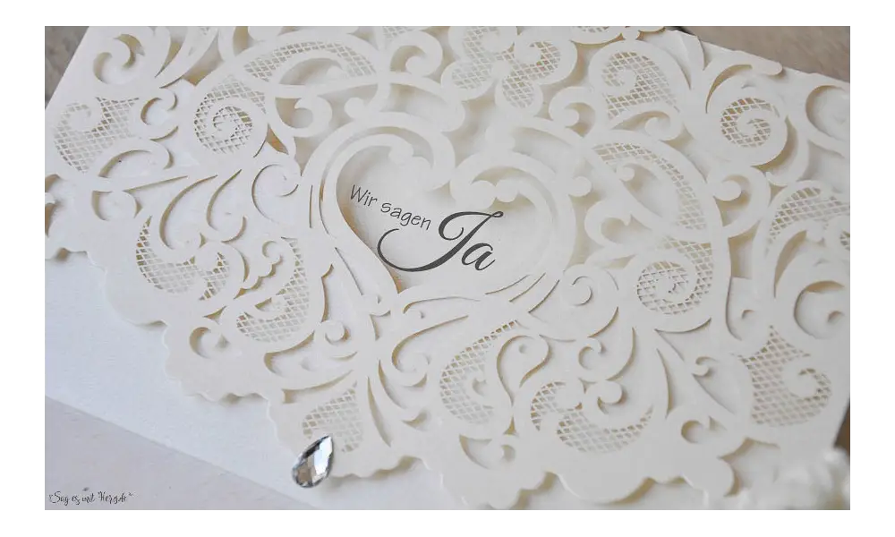 Einladungskarten Hochzeit Lasercut Spitze Pocketfold edel elegant weiß