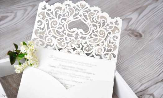 Einladungskarten Hochzeit Lasercut Spitze Pocketfold edel elegant weiß