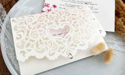 Einladung Hochzeit Lasercut Herz Pocketfold Spitze rosa