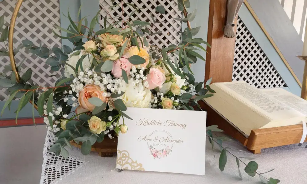 Kirchenheft gold creme