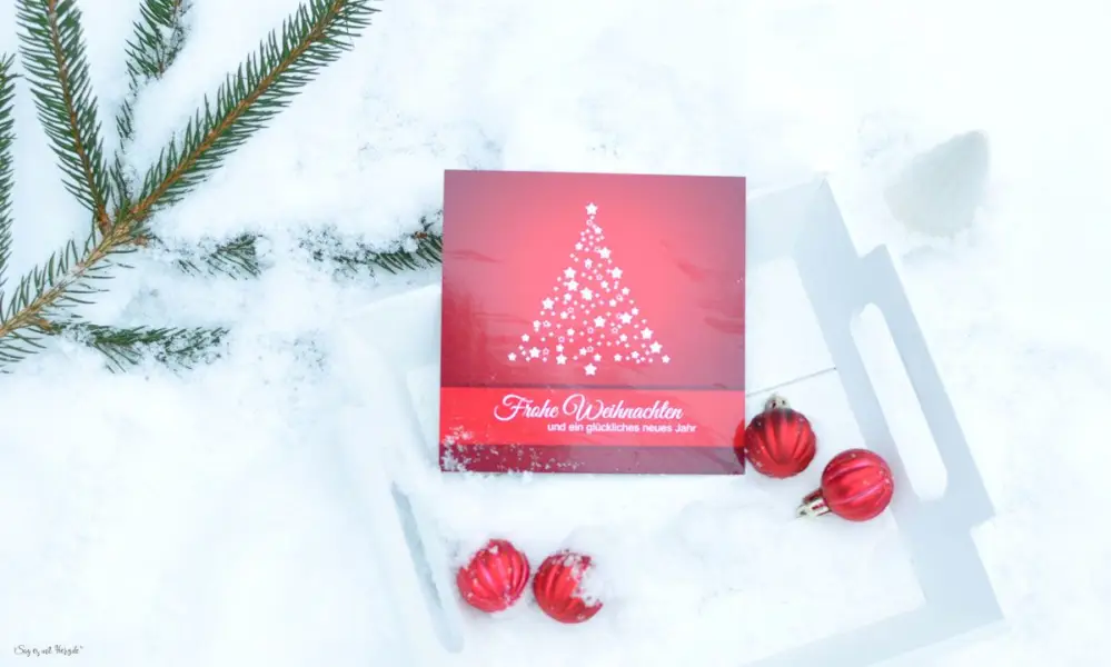 Firmen Weihnachtskarte in rot, Text als Weihnachtsbaum