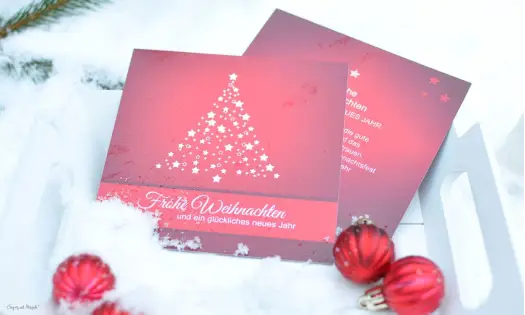 Firmen Weihnachtskarte in rot, Text als Weihnachtsbaum