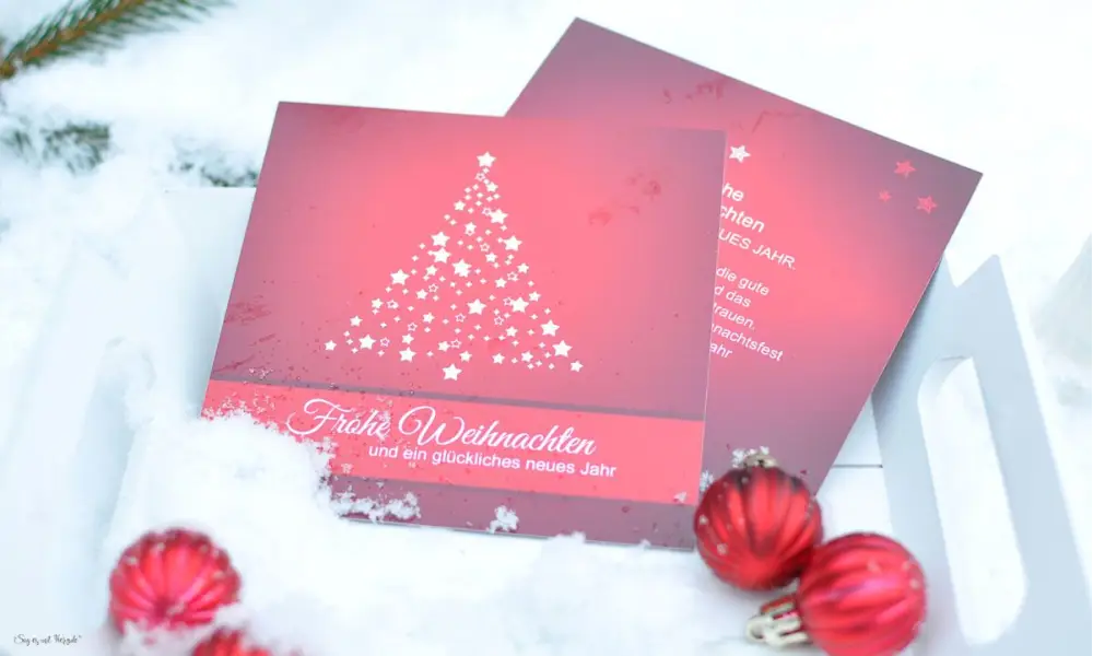 Firmen Weihnachtskarte in rot, Text als Weihnachtsbaum