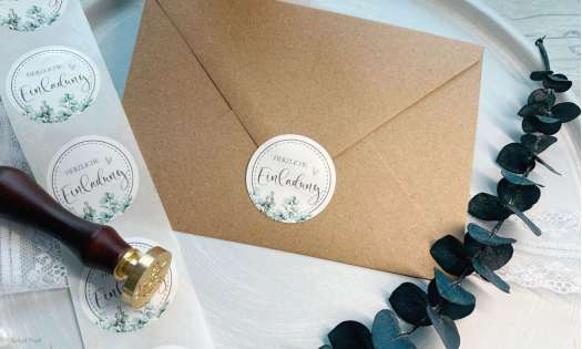 Eukalyptus Siegel Sticker in rund mit der Aufschrift Herzliche Einladung zum Verschönern der Briefumschläge
