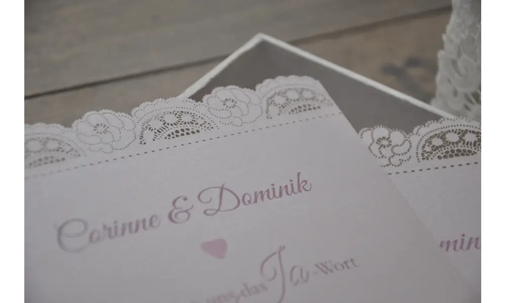 Flachkarte Hochzeit Vintage mit eleganter Spitze