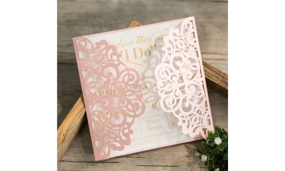 Lasercut Einladungskarte Hochzeit "Traum in rosa"