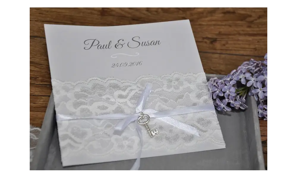 Einladungskate Hochzeit "elegante Spitze" in weiß