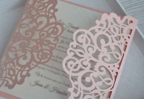 Lasercut Einladungskarte Hochzeit "Traum in rosa"