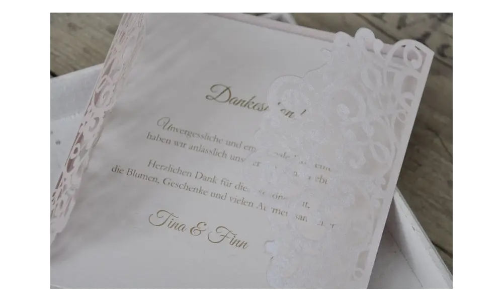 Lasercut Einladungskarte Hochzeit "Traum in rosa"