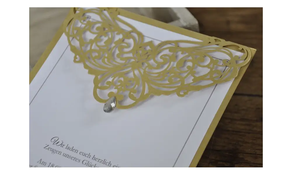 Edle Hochzeitseinladungen "Lasercut mit Strassstein"