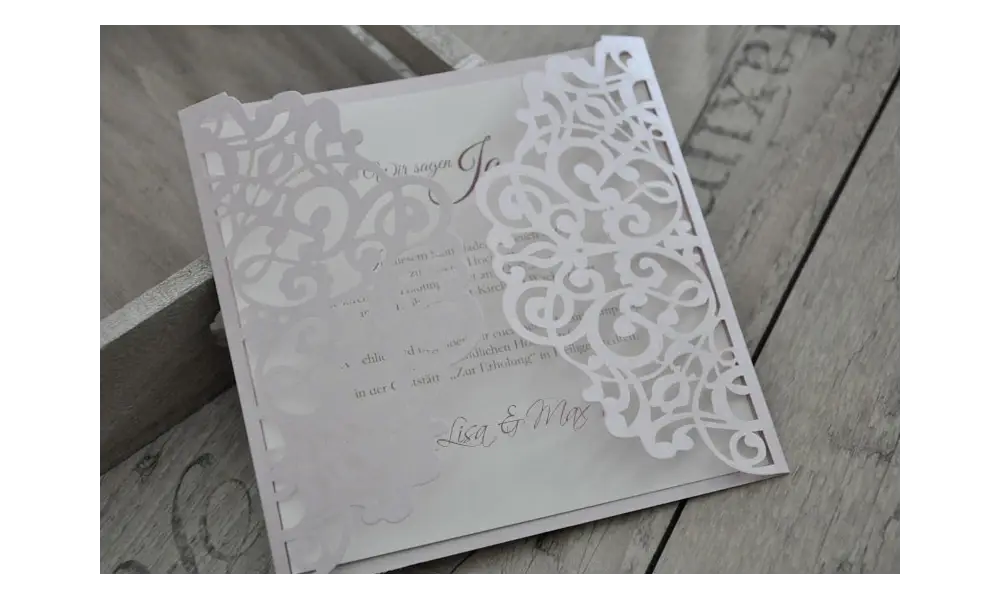 Lasercut Einladungskarte Hochzeit "Traum in rosa"