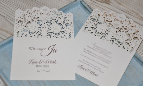 Einladungskarte zur Hochzeit mit Lasercut Spitze