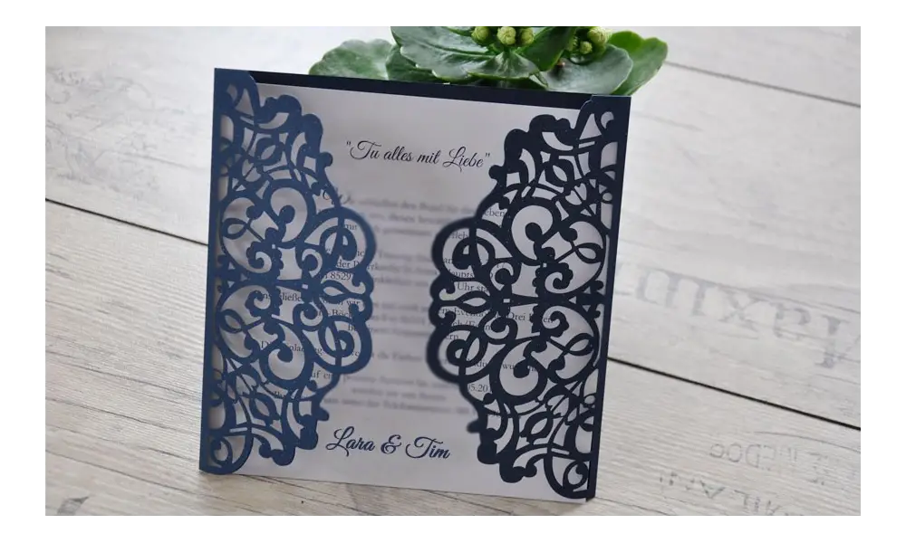 Einladungskarte Hochzeit Vintage Lasercut Spitze dunkelblau blau navy blue