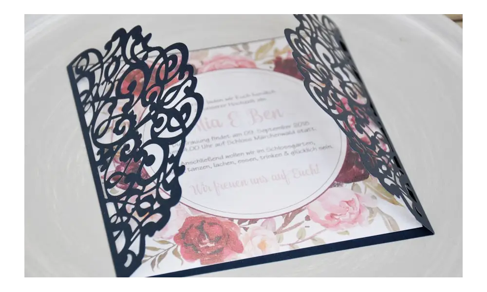 Einladungskarte Hochzeit Vintage Lasercut Spitze - floral Blumen