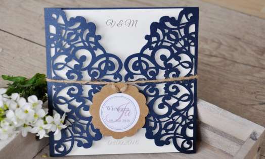 Einladungskarte Hochzeit Vintage Lasercut Spitze dunkelblau blau navy blue