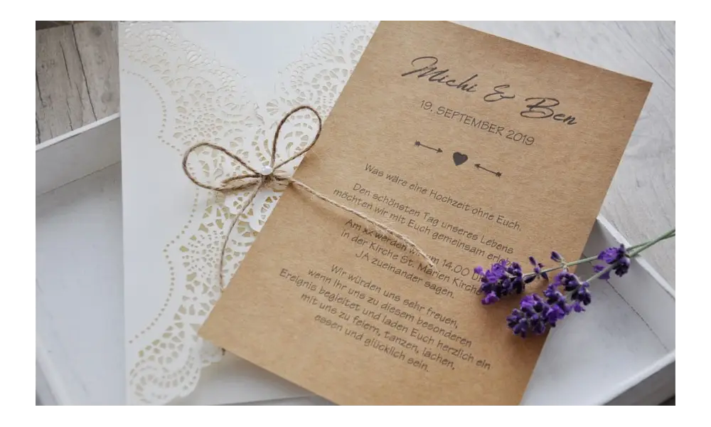 Einladungskarten Hochzeit Lasercut Kraftpapier Lavendel