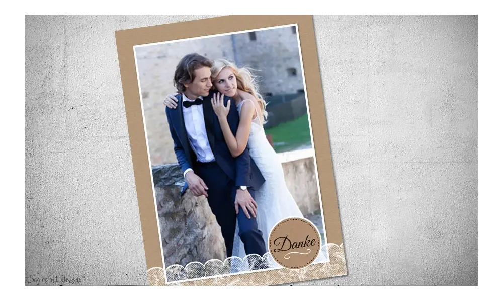 Dankeskarten Hochzeit Postkarte Kraftpapier, Spitze und Button