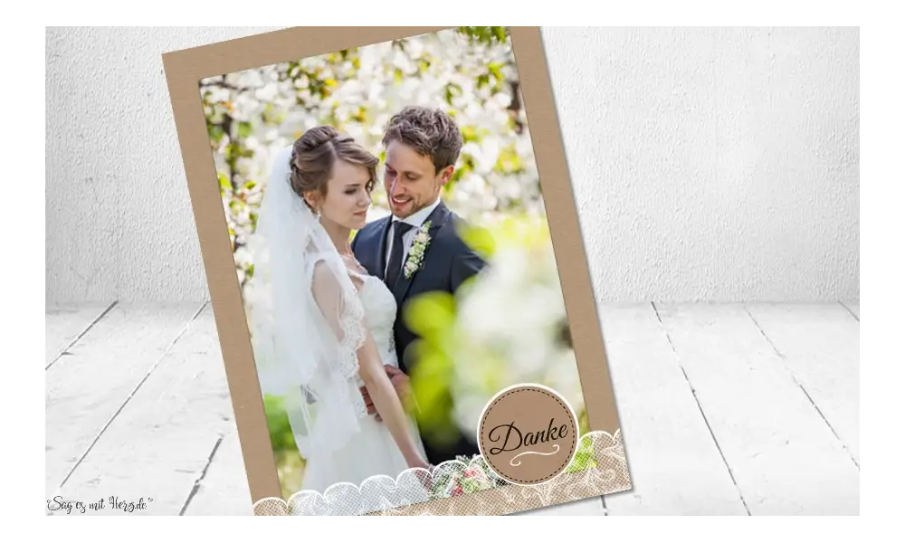 Dankeskarten Hochzeit Postkarte Kraftpapier, Spitze und Button