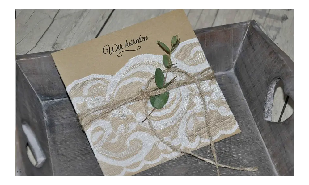 Einladungskarten Hochzeit Vintage Spitze Kraftpapier