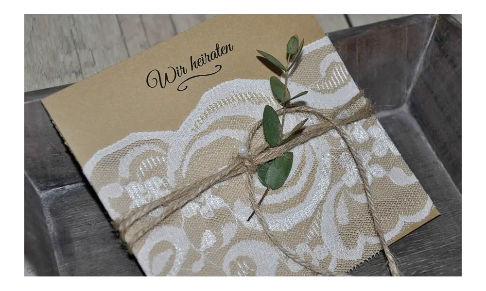 Einladungskarten Hochzeit Vintage Spitze Kraftpapier