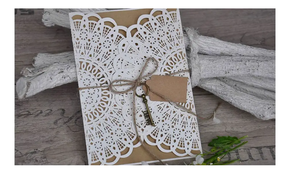 Hochzeitseinladungen Vintage Spitze Kraftpapier Lasercut diy