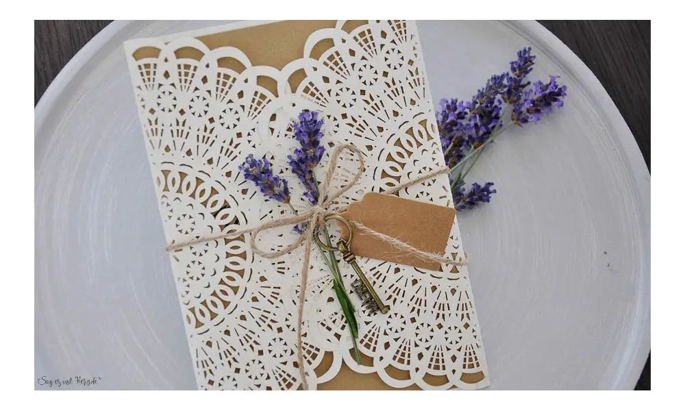 Hochzeitseinladungen Vintage Spitze Kraftpapier Lasercut diy