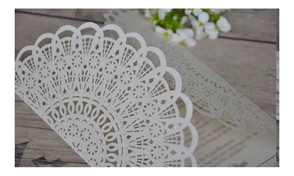 Hochzeitseinladungen Vintage Spitze Kraftpapier Lasercut diy