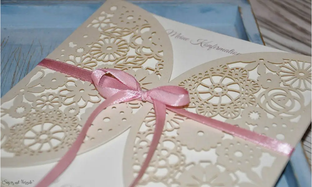 Einladungskarten Hochzeit Blumen Spitze floral Lasercut Kraftpapier