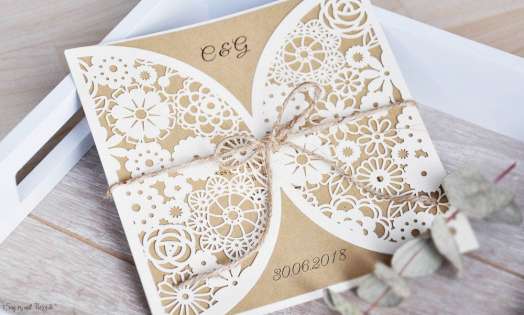 Einladungskarten Hochzeit Blumen Spitze floral Lasercut Kraftpapier