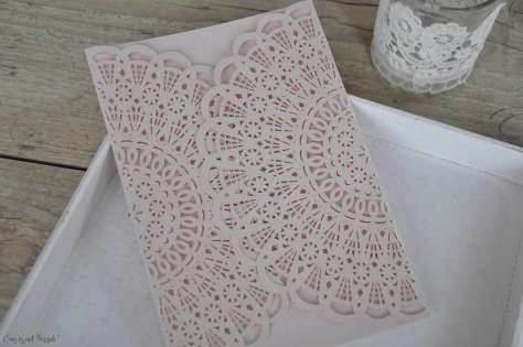 Hochzeitseinladung rosa Spitze Lasercut Vintage diy