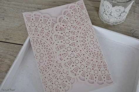 Hochzeitseinladung rosa Spitze Lasercut Vintage diy