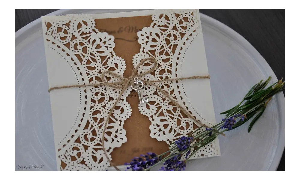 Einladungskarte Hochzeit Kraftpapier Spitze Lasercut diy