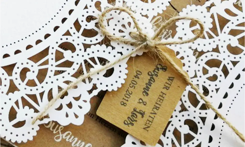 Einladungskarte Hochzeit Kraftpapier Spitze Lasercut diy