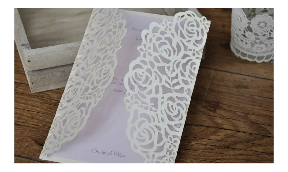 Einladungskarten Hochzeit rosa Spitze Lasercut Rosen