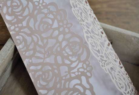 Einladungskarten Hochzeit rosa Spitze Lasercut Rosen