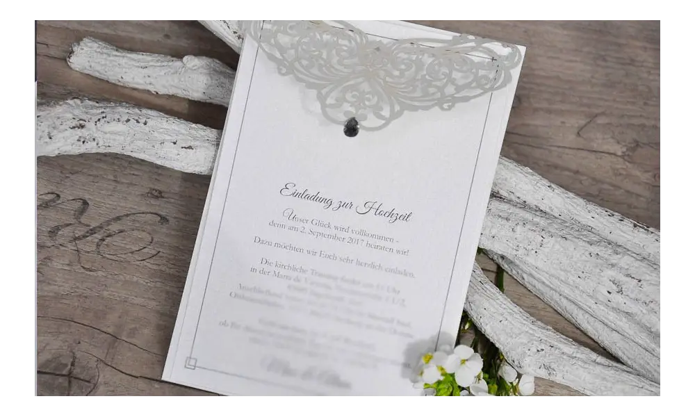 Edle Einladungskarten Hochzeit rosa Spitze Lasercut Strassstein