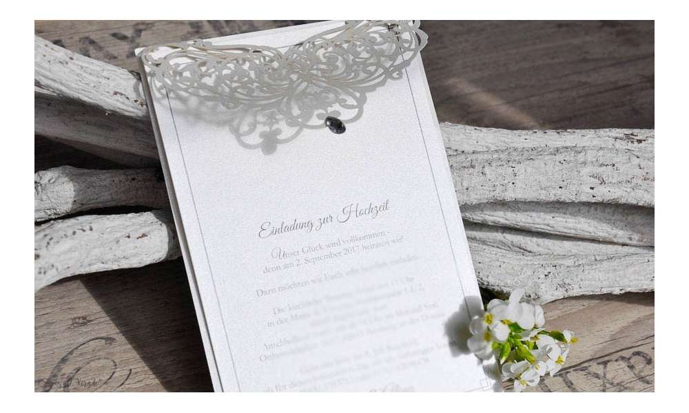 Edle Einladungskarten Hochzeit rosa Spitze Lasercut Strassstein