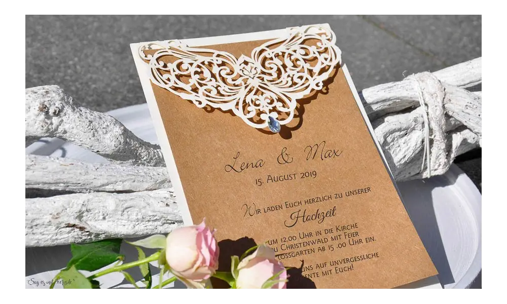 Edle Einladungskarten Hochzeit Kraftpapier Spitze Lasercut Strassstein