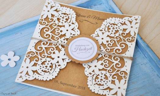 Einladung Hochzeit Vintage Lasercut Spitze Kraftpapier diy Blumen