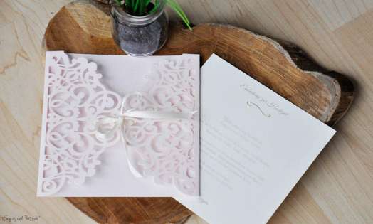 Rosa Lasercut Hochzeitseinladung rosa Spitze Vintage diy