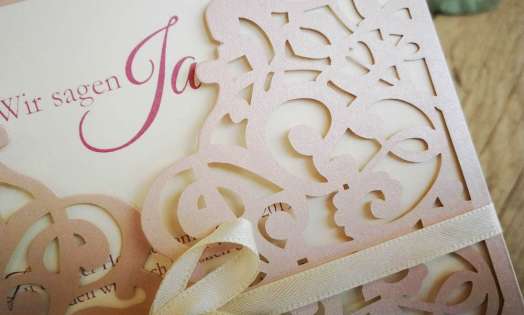 Rosa Lasercut Hochzeitseinladung rosa Spitze Vintage diy