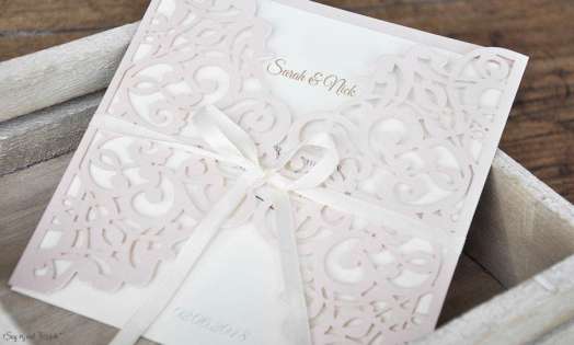 Rosa Lasercut Hochzeitseinladung rosa Spitze Vintage diy