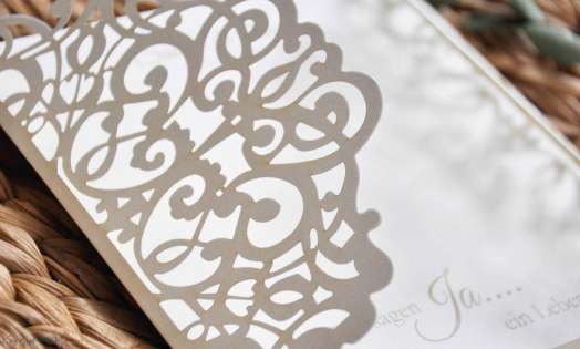 Rosa Lasercut Hochzeitseinladung rosa Spitze Vintage diy