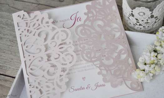 Rosa Lasercut Hochzeitseinladung rosa Spitze Vintage diy