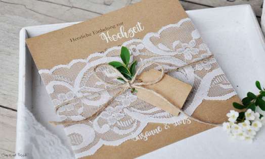 Einladungskarten Hochzeit Vintage Kraftpapier Spitze weiß rustikal edel