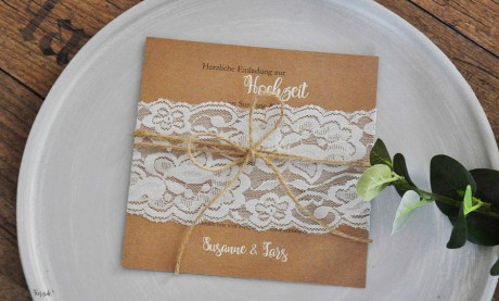 Einladungskarten Hochzeit Vintage Kraftpapier Spitze weiß rustikal edel