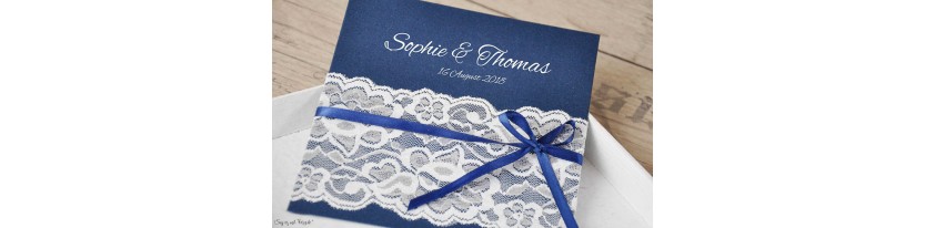 Vintage Einladungskarten Hochzeit blau mit Spitze weiß